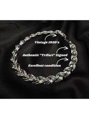 Vintage 1950s TRIFARI Signed Silver-Tone Leaf Choker Necklace
